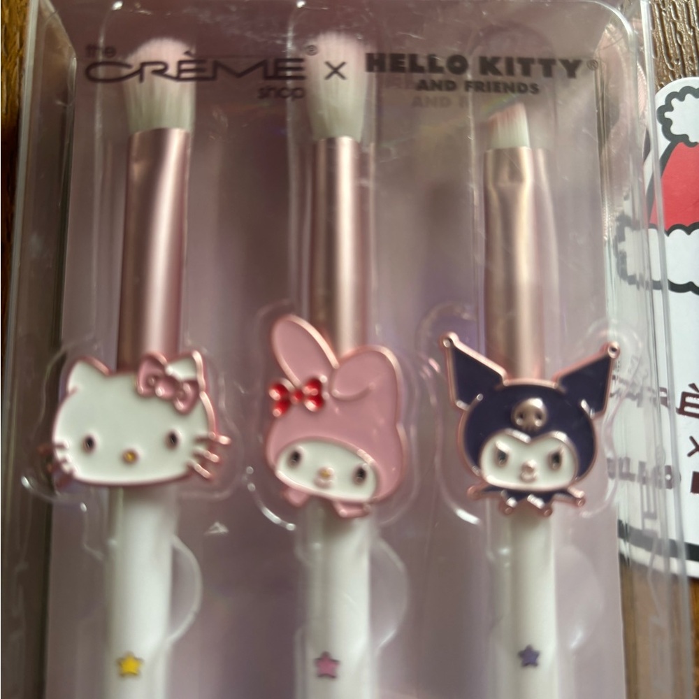 Crème Shop Hello Kitty Wonder Trio Brush Set - Picture 3 of 3